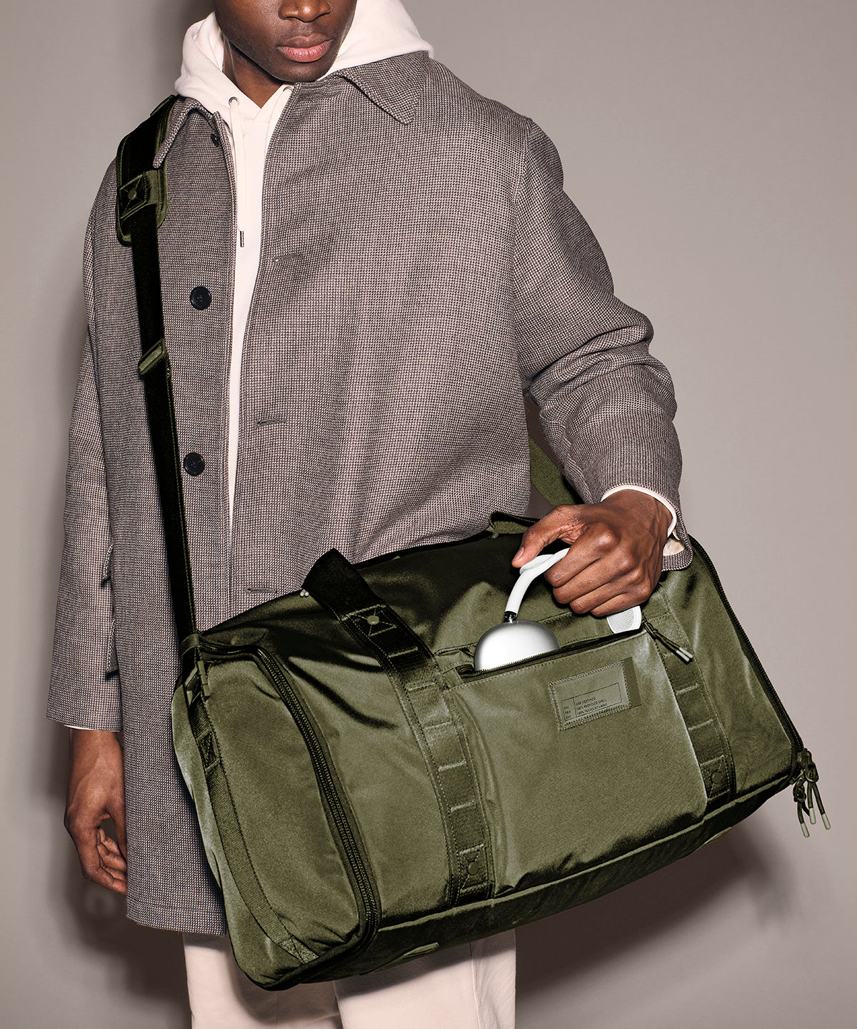 Monaco Garment Duffle in Dark Moss - Image 9